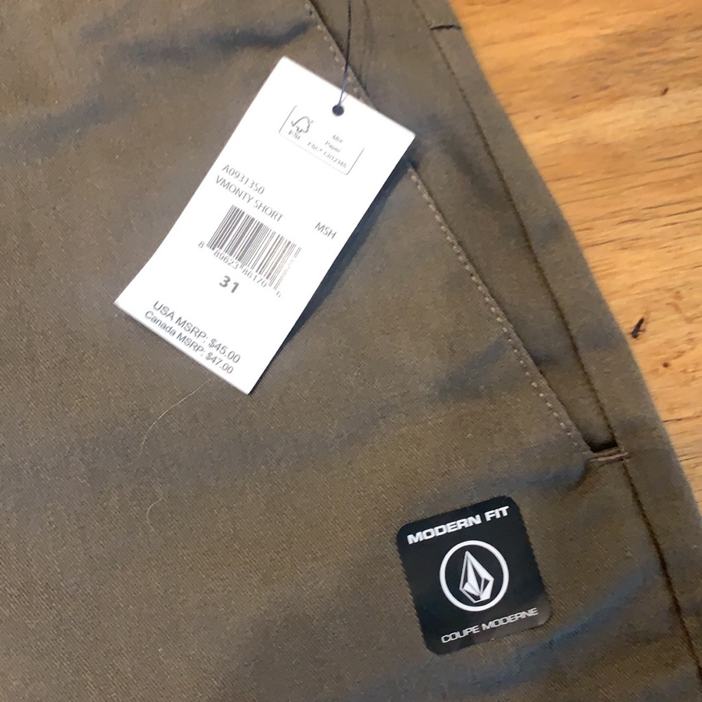 Volcom shorts - Picture 3 of 3
